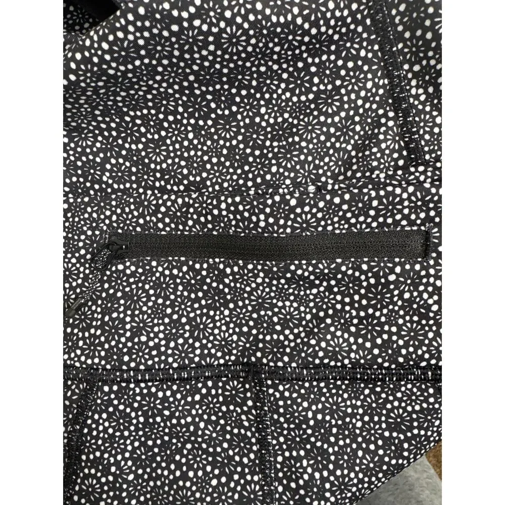 Lululemon Pace Rival Crop Freckle Flower Black‎ and White Print 22